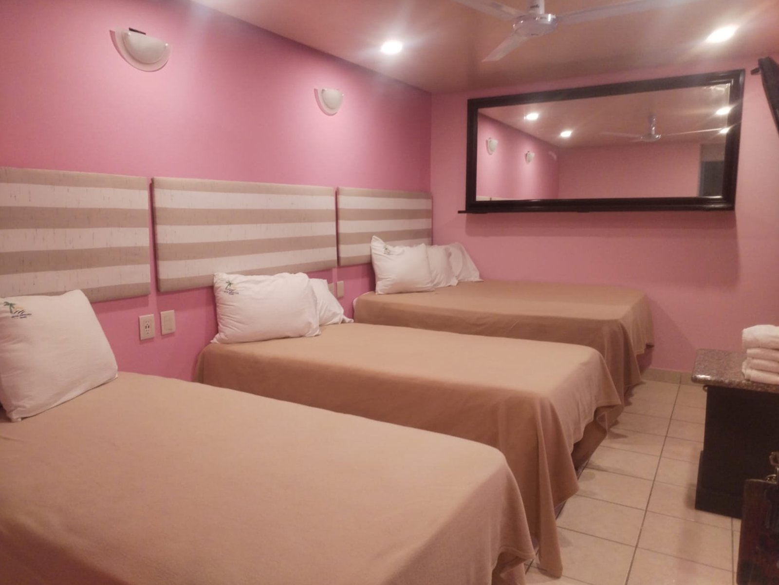 Destinos cercanos a Hotel Plaza de Oro Revolución
